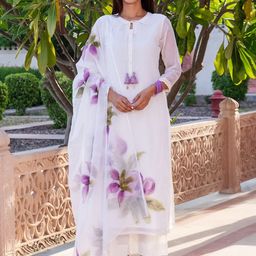Ambraee Women White Floral Printed Kurta with Trousers & Dupatta-image-71