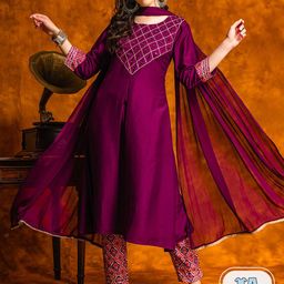 Sangria Ethnic Motifs Yoke Design Mirror Work A Line Kurta With Trouser-image-15