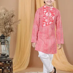 Sangria Boys Floral Printed Pure Cotton Round Neck Kurta With Pyjama-image-62