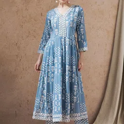 STYLEBAAZI Women Floral Embroidered Empire Thread Work Pure Cotton Kurta with Trousers-picture-1