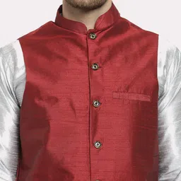 Kaifoo Men Silver-Toned and Maroon Kurta Set With Nehru Jacket image 4