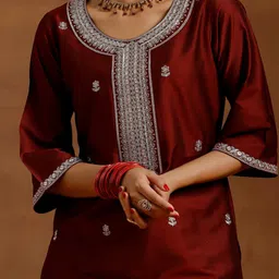 gerua by libas Libas Floral Embroidered Regular Sequinned Kurta With Trousers & Dupatta image 5