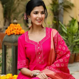 GILLORI Geometric Yoke Design Kurta With Trousers & Dupatta image 5