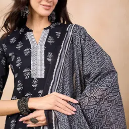 Anouk Ethnic Motifs Printed Regular Pure Cotton Kurta With Trousers & Dupatta image 4
