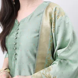Vishudh Geometric Printed Kurta With Trousers & Dupatta image 3