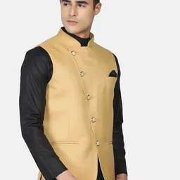 TAHVO Men Gold-Toned Kurta with Pyjamas With Nehru Jacket image 2