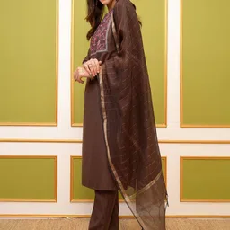 Vishudh Brown Ethnic Motifs Embroidered Kurta & Trousers With Dupatta image 3