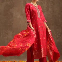 Libas Pink & Gold-Toned Woven Design Regular Pure Silk Kurta With Trousers & Dupatta-image-37
