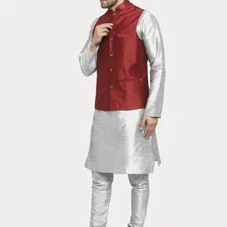 Kaifoo Men Silver-Toned and Maroon Kurta Set With Nehru Jacket image 3