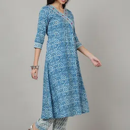SAK JAIPUR Floral Printed Angrakha Kurta with Trousers & Dupatta image 4
