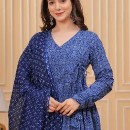 MANOJAVA Women Printed Regular Pure Cotton Kurta with Palazzos & With Dupatta image 4