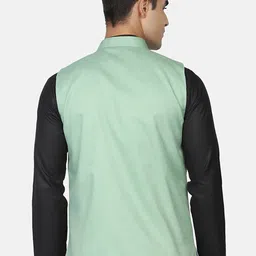 TAHVO Men Green & Black Kurta & Pyjamas with nehru jacket image 2
