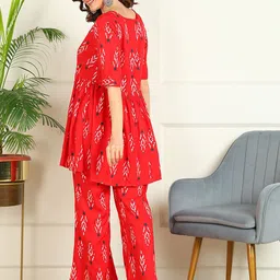 mokshi Ethnic Motifs Printed Regular Kurti with Palazzos image 4