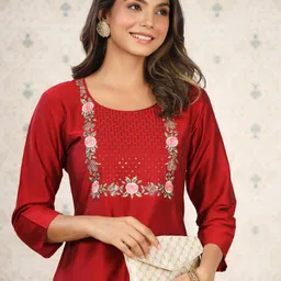 Ode by House of Pataudi Floral Embroidered Yoke Sequined Straight Kurta with Trousers-16