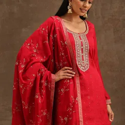 Libas Red & Gold-Toned Ethnic Motifs Embroidered Sequined Kurta with Trousers & Dupatta image 4