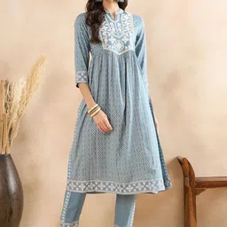 Anouk Ethnic Motifs Embroidered Pleated Thread Work Kurta With Trousers & Dupatta image 2