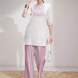 Vishudh Women Embroidered Tunic With Regular Pants Co-Ord Set-image-44
