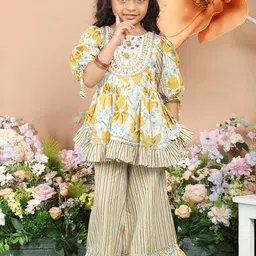 LIL PITAARA Girls Floral Embroidered Regular Gotta Patti Pure Cotton Kurti with Palazzos-picture-4