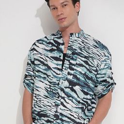 HIGHLANDER Comfort Animal Printed Cutaway Collar Oversized Shirt-picture-9