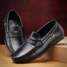 Action Men Solid Loafers-image-86