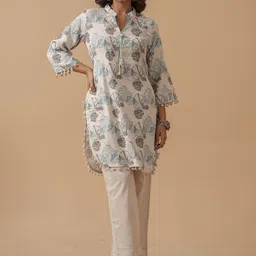 House of Pataudi Floral Printed Mandarin Collar Pure Cotton Tunic With Trouser-image-95