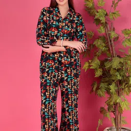 darvi Multi color Abstract Printed Shirt With Trousers image 2