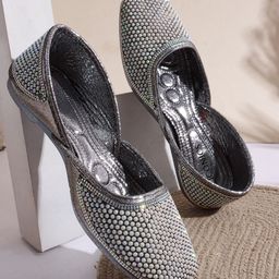 ICONICS Women Embellished Ethnic Mojaris Flats-picture-22