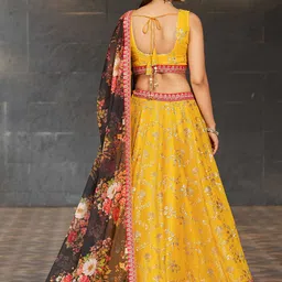 ETHNIC PLUS Embroidered Sequinned Semi-Stitched Lehenga & Unstitched Blouse With Dupatta image 5