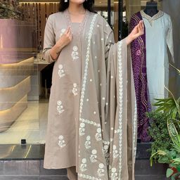 CaniBani Women Cream Kurta Sets-image-49