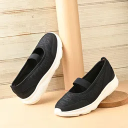HRX by Hrithik Roshan Women Mesh High-Top Walking Shoes-picture-19