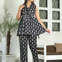 Vaimiya Printed Cotton Top With Trouser Co-Ords-picture-27