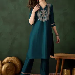 Sangria Women Ethnic Motifs Embroidered Kurta with Trousers-25