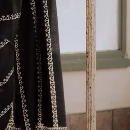 KALINI Ethnic Motifs Silk Blend Block Print Saree image 4