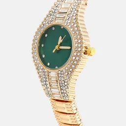 haute sauce by  campus sutra HAUTE SAUCE by Campus Sutra Women Embellished Dial & Stainless Steel Bracelet Style Straps Analogue Watch image 3