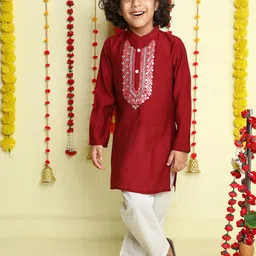 The Magic Wand Boys Ethnic Motifs Embroidered Regular Kurta with Pyjamas-32