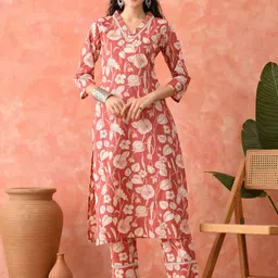Sangria Floral Printed Pure Cotton V-Neck Kurta With Trousers-picture-47