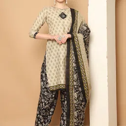 Rajnandini Women Floral Printed Regular Kurta with Trousers & With Dupatta-9
