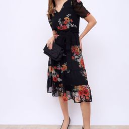 Styli Women V-Neck Puff Sleeves Tiered Midi Dress-picture-51