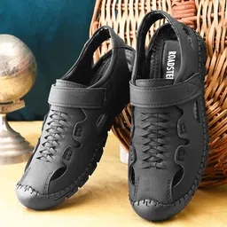 The Roadster Lifestyle Co. Men Textured Round Toe Fisherman Sandals-picture-26