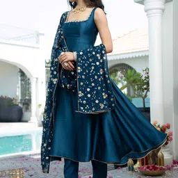 TextileNow Women Solid Regular Kurta with Trousers & With Dupatta image 4