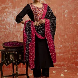 VredeVogel Women Floral Embroidered Regular Thread Work Kurta with Trousers & With Dupatta-image-61