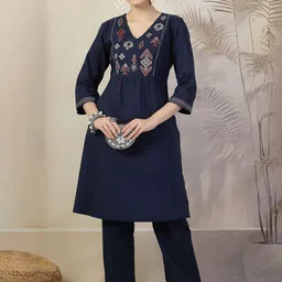 Nayam By Lakshita Ethnic Motifs Yoke Design Cotton Linen Straight Kurta with Trousers-50