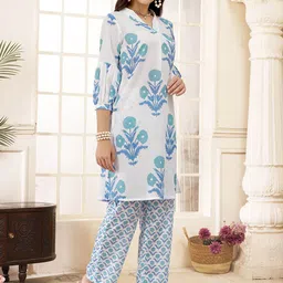 anouk rustic Anouk Women Floral Printed Regular Kurta with Trousers image 3