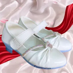 FootStation Girls White Canvas Casual Shoes-picture-12