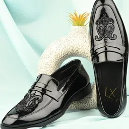 DODA Men Textured Embellished Detail Patent Leather Loafers-image-57