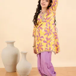 Stylo Bug Girls Floral Printed Notch Neck Gotta Patti Straight Kurta With Patiala-image-44
