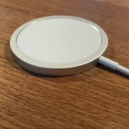 Muvit Type-C Meets MagSafe: iPhone Charging Simplified Charging Pad-picture-19