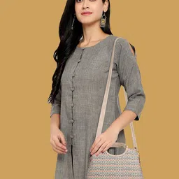 ROMOFY Oversized Shoulder Bag with Cut Work image 4