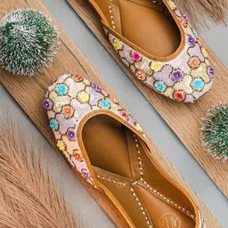 NR By Nidhi Rathi Women Embellished Ethnic Mojaris with Embroidered Flats-picture-10