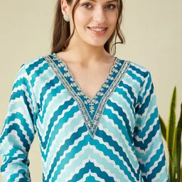 MOKOSH Women Leheriya Embroidered Regular Sequinned Kurta with Trousers & With Dupatta image 2